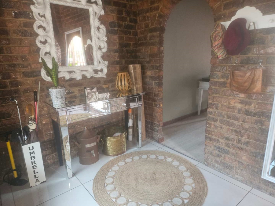 5 Bedroom Property for Sale in Royldene Northern Cape